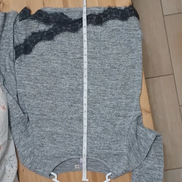 Alya gray sweater size S - Picture 7 of 9